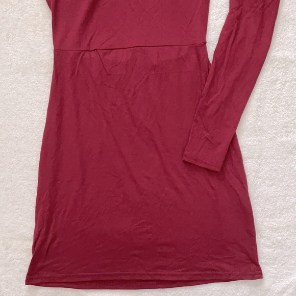 ✨3/$20 PLT Burgundy Open Back Dress - Picture 6 of 9
